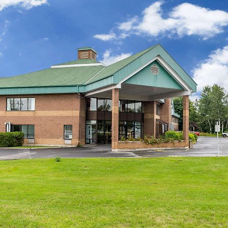 Quality Inn & Suites Hawkesbury Zewnętrze zdjęcie