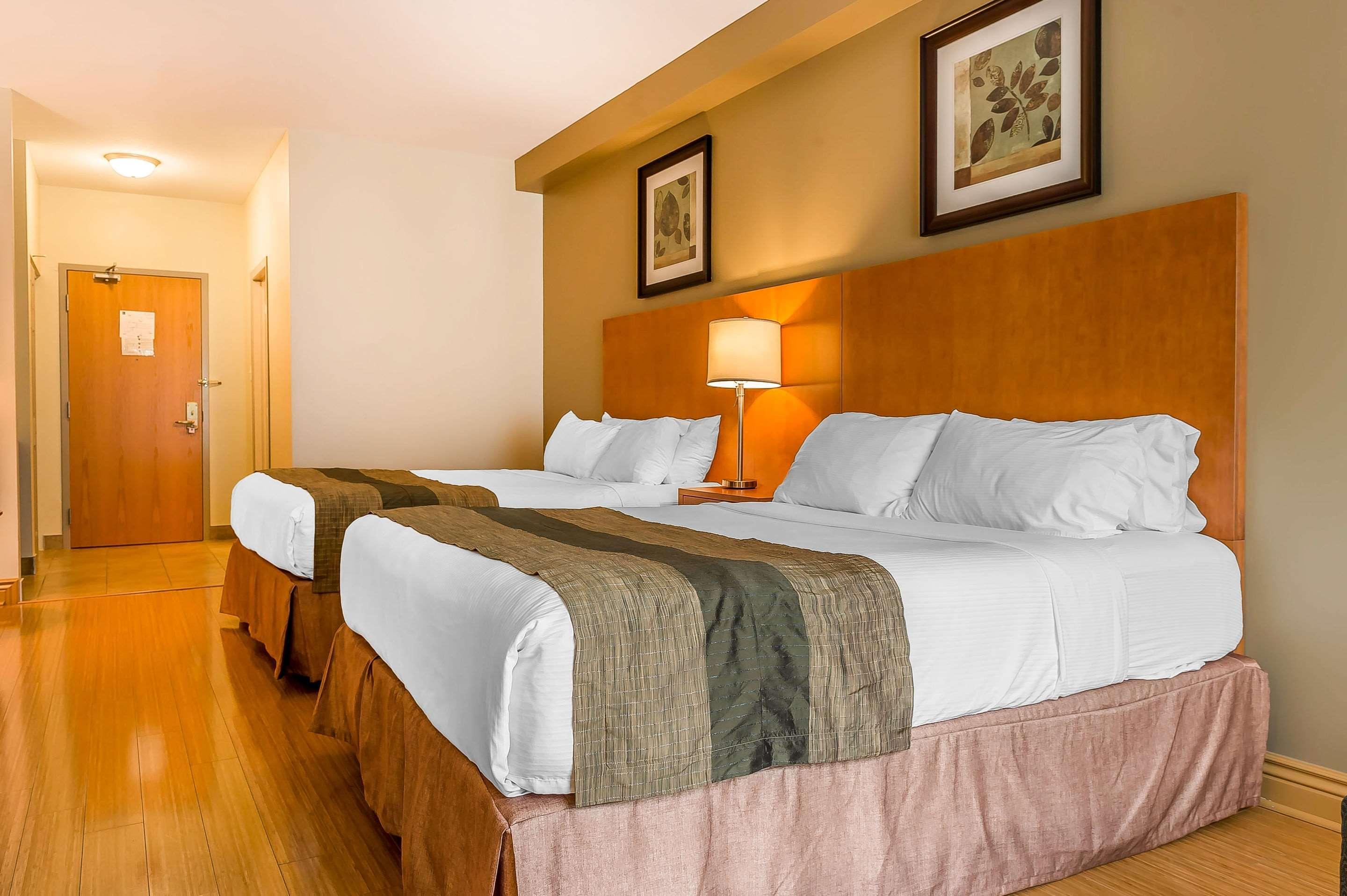 Quality Inn & Suites Hawkesbury Zewnętrze zdjęcie