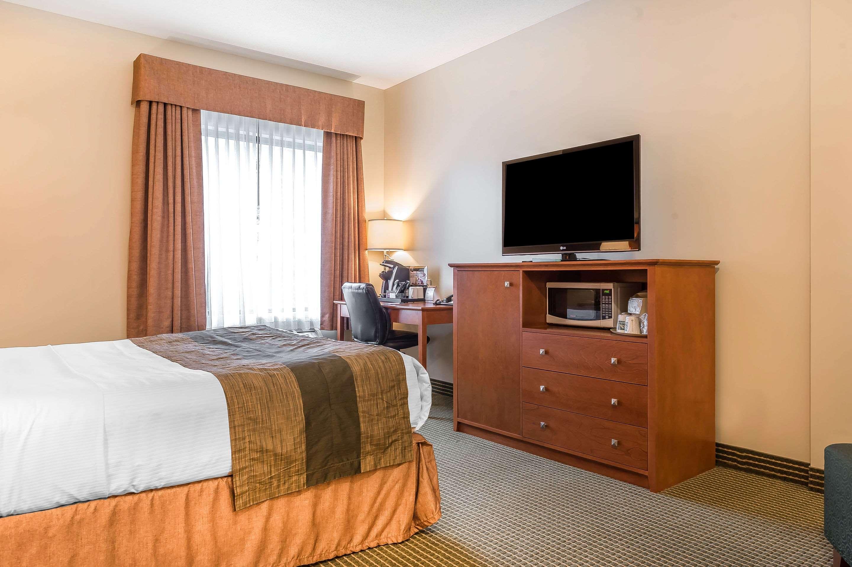 Quality Inn & Suites Hawkesbury Zewnętrze zdjęcie