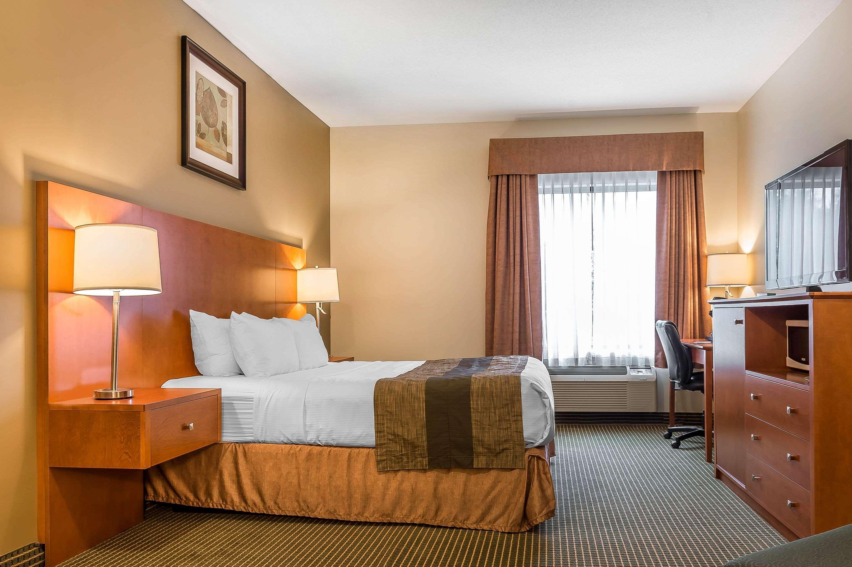 Quality Inn & Suites Hawkesbury Zewnętrze zdjęcie