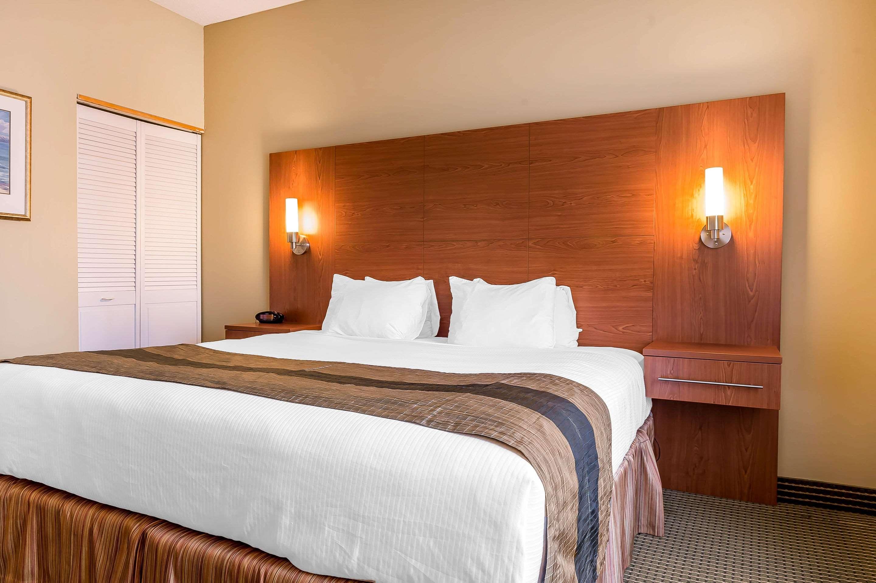 Quality Inn & Suites Hawkesbury Zewnętrze zdjęcie