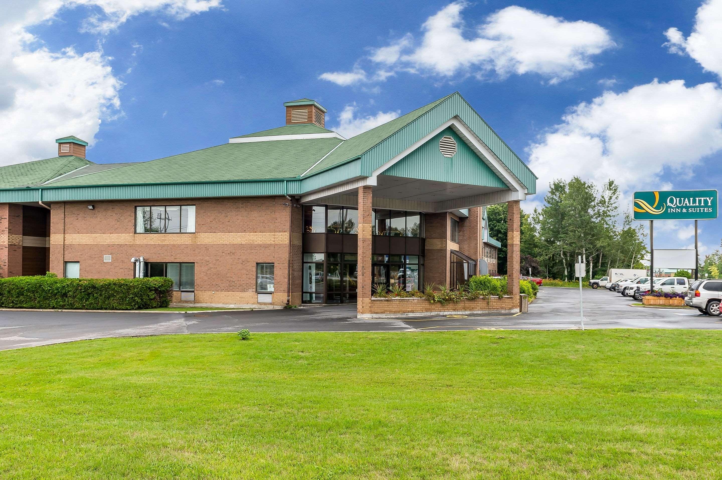 Quality Inn & Suites Hawkesbury Zewnętrze zdjęcie