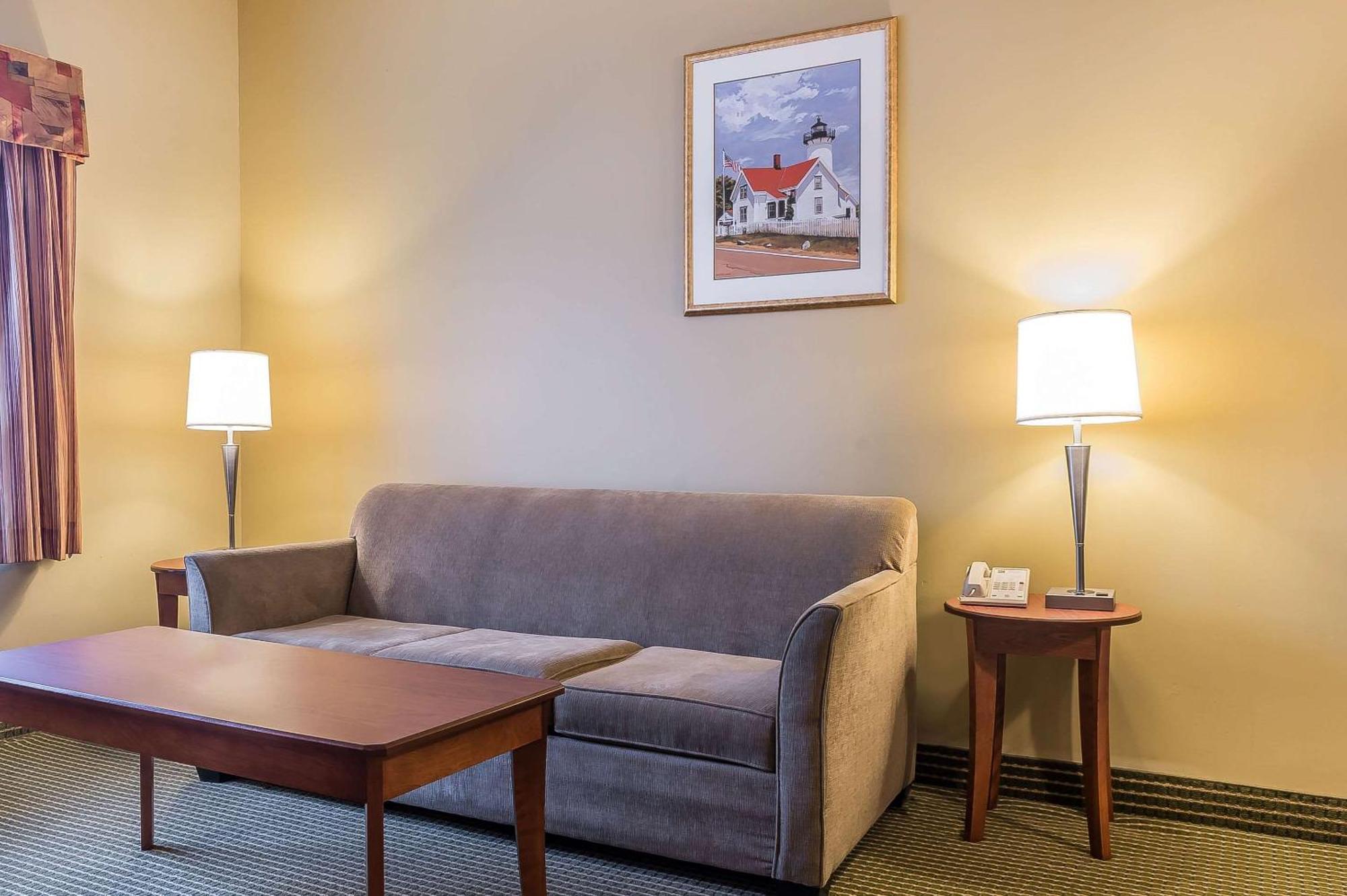 Quality Inn & Suites Hawkesbury Zewnętrze zdjęcie