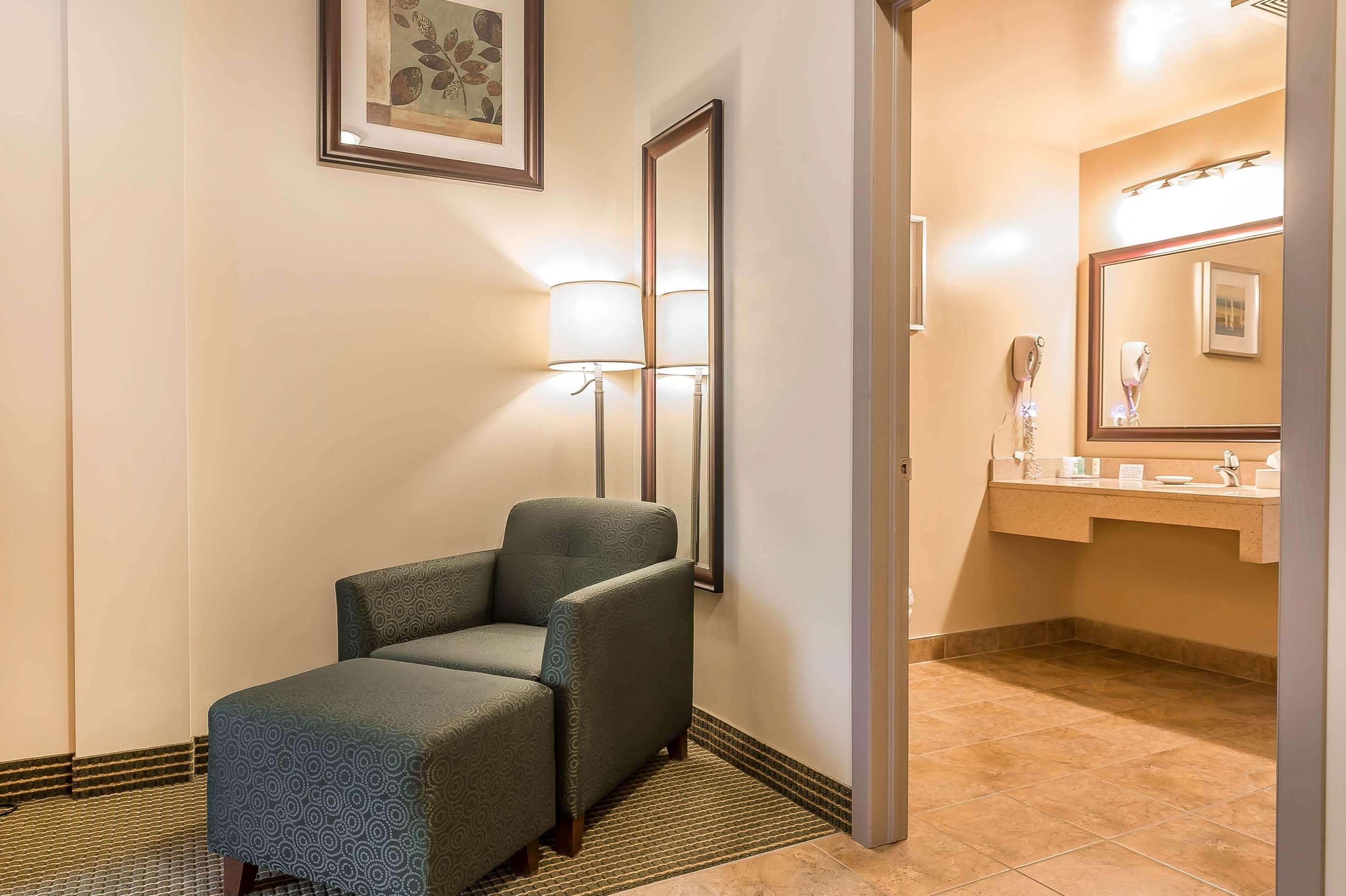 Quality Inn & Suites Hawkesbury Zewnętrze zdjęcie