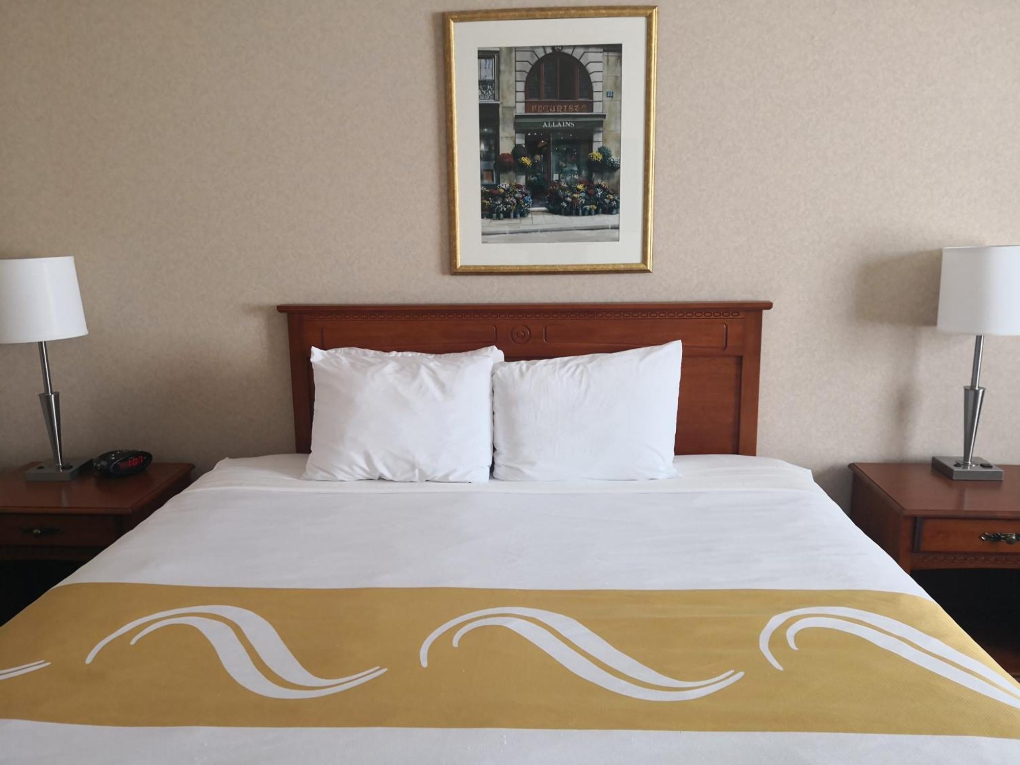 Quality Inn & Suites Hawkesbury Zewnętrze zdjęcie